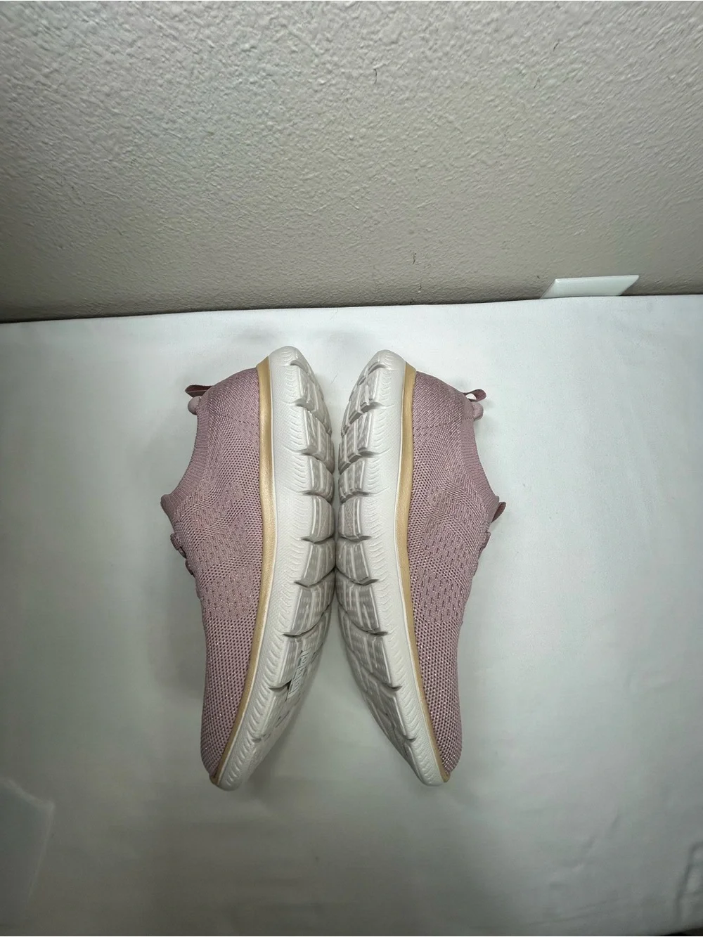 Skechers Summits Pixi Dusty Pink Gold Trim Slip-On Free Hands Knit Sneakers 8.5